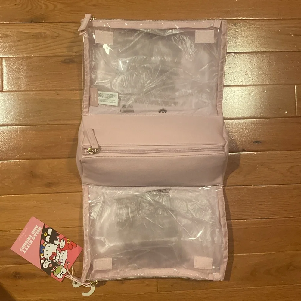 NWT Hello Kitty Pink Cosmetic pouch - Picture 4 of 7